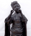 Bronzová socha Gejši - Geuriusai Seya (3).JPG