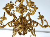Dřevěný zlacený řezbovaný lustr z období biedermeieru (3).JPG