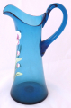 Modrý skleněný džbán s květem máku (5).JPG