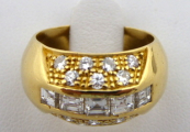 Prsten s diamantovými bagetami a brilianty, ze žlutého zlata (1).JPG
