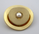 Zlatá kulatá brož s perlou (1).JPG