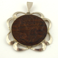 Secesní medailon ve stříbrném rámečku (1).JPG