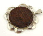 Secesní medailon ve stříbrném rámečku (2).JPG