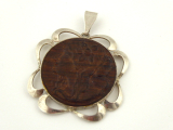 Secesní medailon ve stříbrném rámečku (3).JPG