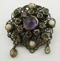 Stříbrná brož s ametysty, topazy, beryly, perlami a křišťálem (1).JPG