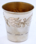 Malý F. D. - Stříbrný pohárek s vavřínovým věnečkem