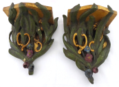 Párové barevné a zlacené konzole s listy - palmetami