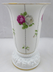 Rosenthal, design modelu Th. Rosenthal - Váza s růžovými a bílými růžemi