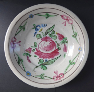 Fajánsový talíř s růží - Rakousko  (1).JPG