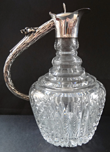 Džbán z broušeného skla, se stříbrným úchytem (1).JPG