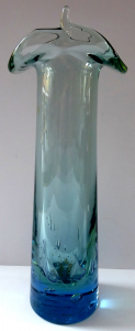Modrá váza se vzduchovými bublinkami - Karel Wünsch, rok 1971 (1).JPG