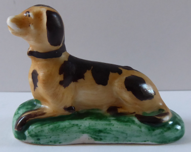 Porcelánová miniaturní soška psa (1).JPG