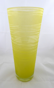 Vysoká váza se žlutými pruhy (1).JPG