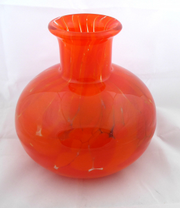 Váza v oranžově červené barevnosti - Jan Gabrhel, Chlum u Třeboně (1).JPG