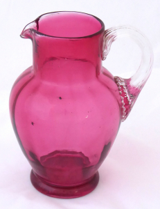 Džbánek z růžového a čirého skla (1).JPG
