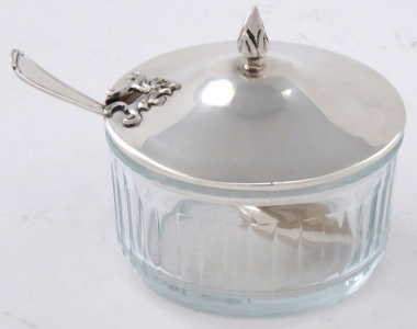 Skleněná miska se stříbrným víčkem a lžičkou (1).JPG