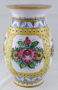 Větší váza, květiny a ornament - Oldřich Úředníček, Tupesy (1).JPG