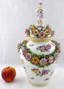 Luxusní váza, míšeňský styl - Worcester, Anglie (1).JPG