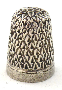 Stříbrný zdobený náprstek (1).JPG