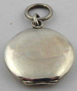 Stříbrný kulatý starožitný otevírací medailon (1).JPG