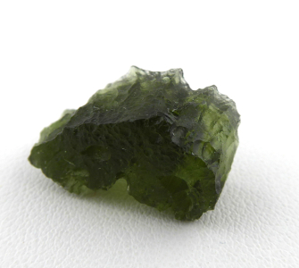 Obdélný klenutý přírodní vltavín 2,44 gramů (1).JPG