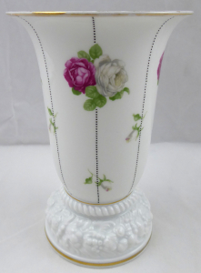 Váza s růžovými a bílými růžemi - Rosenthal (1).JPG
