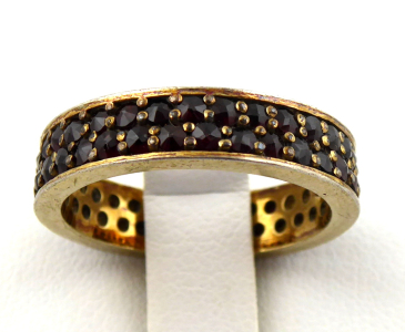 Zlacený stříbrný prsten s českými granáty (1).JPG