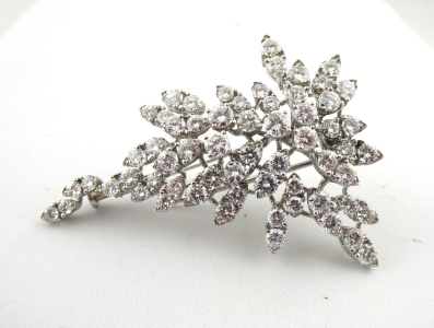 56251_luxusni-broz-s-68-prirodnimi-diamanty-880-ct_1.jpg