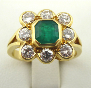 Zlatý prsten se smaragdem 1,50 ct a diamanty 1,20 ct (1).JPG