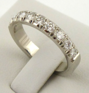 Prsten z bílého zlata a 9 přírodními diamanty - 0,55 ct (1).JPG