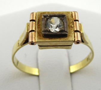 Art deco zlatý prsten se syntetickým leukosafírem (1).JPG