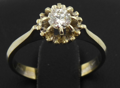 Zlatý prsten s diamantem 0,30 ct - kytička (1).JPG