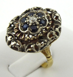 Výrazný prsten s diamantem 0,15 ct a 6 safíry (1).JPG