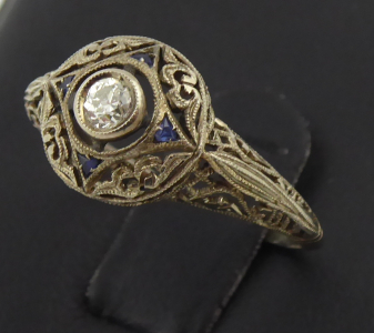 Zlatý prsten s diamantam a safíry - mistrovská šperkařina (1).JPG