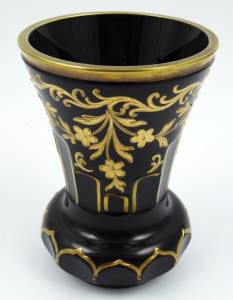 Pohár z tmavého rubínového skla se zlatem (1).JPG