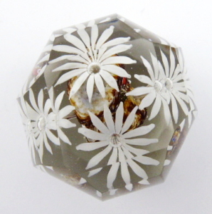 Malé těžítko se stylizovanými kopretinami (1).JPG