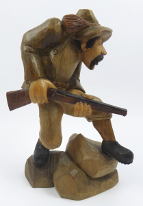 Pytlák - dřevořezba (1).JPG