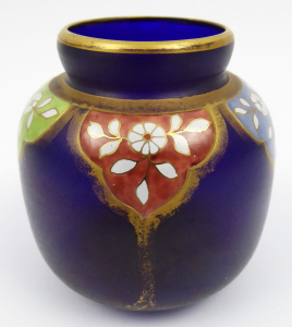 Vázička s arabeskami - styl Fritz Heckert (1).JPG