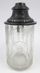 Korbel s rytinou jelena na pasece (1).JPG