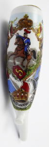 Porcelánová fajfka vojína jezdectva (1).JPG